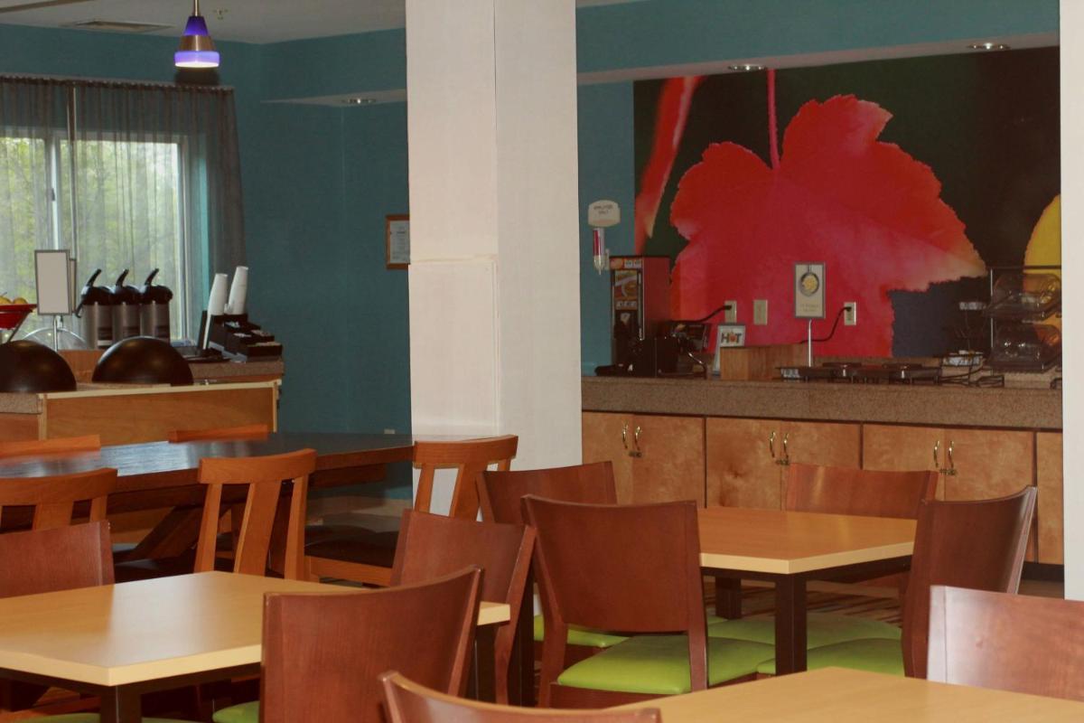 Fairfield Inn & Suites by Marriott Fairmont - image 3