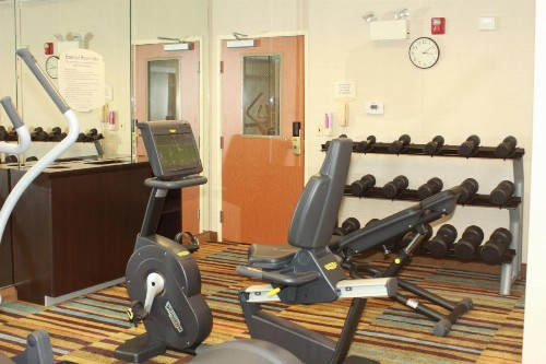 Fairfield Inn & Suites by Marriott Fairmont - image 5
