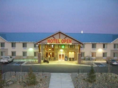 A Riverside Inn Travelodge by Wyndham - image 1