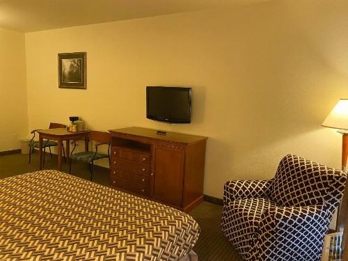 A Riverside Inn Travelodge by Wyndham - image 13