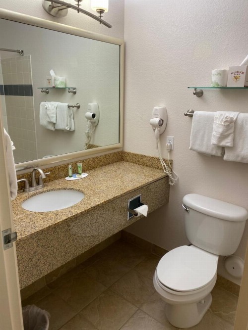 A Riverside Inn Travelodge by Wyndham - image 7