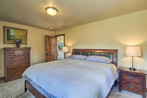 Lavish Fairplay Home with Hot Tub and Mtn Views! - image 11