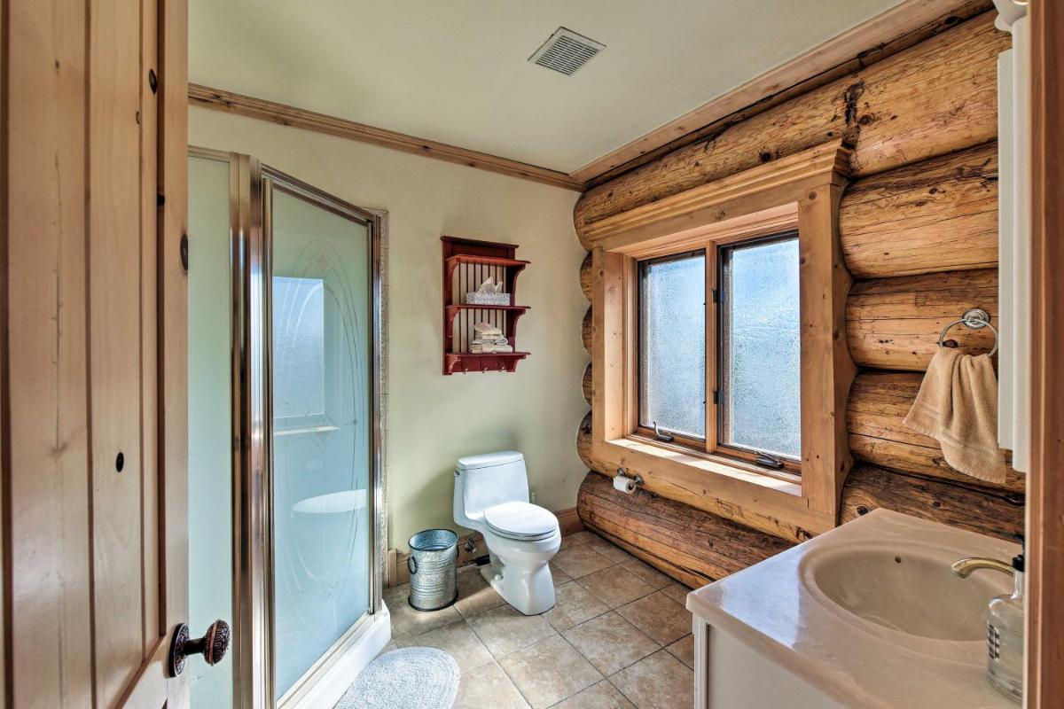 Stunning Fairplay Cabin with Hot Tub and Sauna - image 6