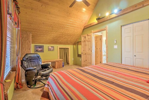 Spacious Fairplay Cabin with Deck and Dry Sauna! - image 7