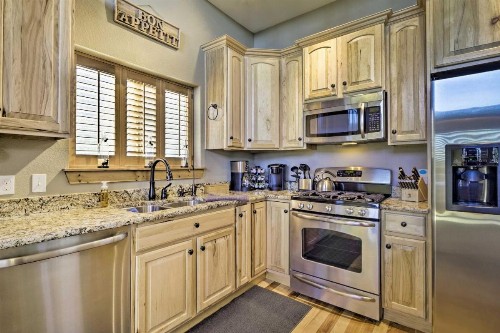 Family-Friendly Home with Game Room and Mtn Views! - image 7