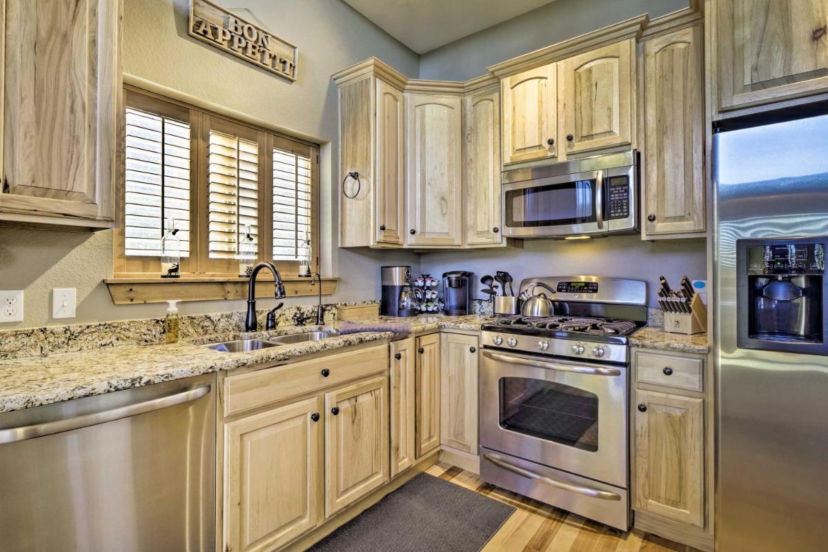 Family-Friendly Home with Game Room and Mtn Views! - image 7