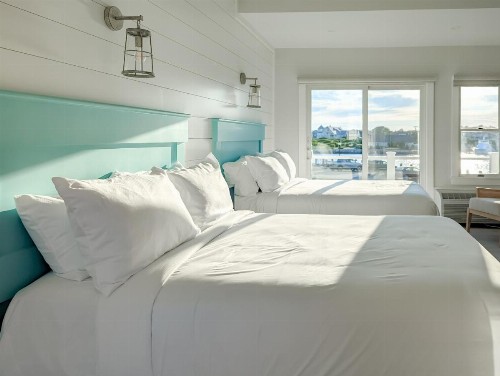 Falmouth Tides Motel - image 28