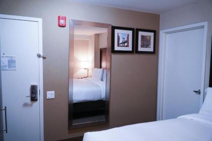 Hotel Mint JFK Airport - image 15