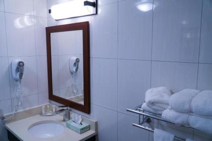 Hotel Mint JFK Airport - image 10