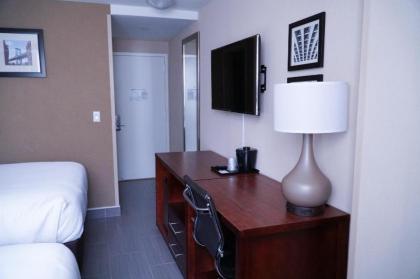 Hotel Mint JFK Airport - image 13