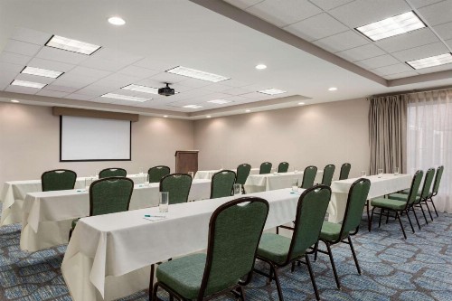Homewood Suites by Hilton Fargo - image 42