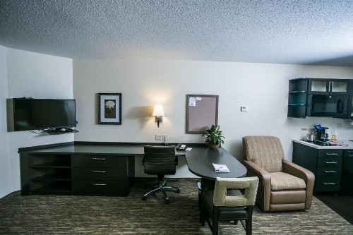 Candlewood Suites Fargo-North Dakota State University an IHG Hotel - image 16