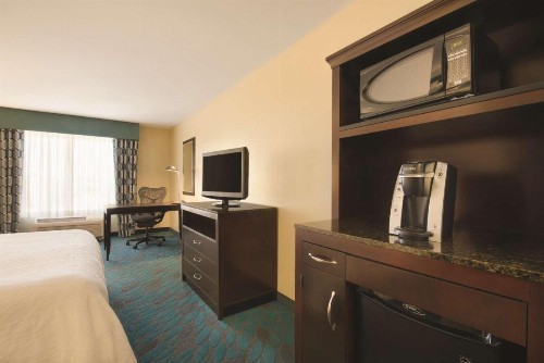 Hilton Garden Inn Fargo - image 10