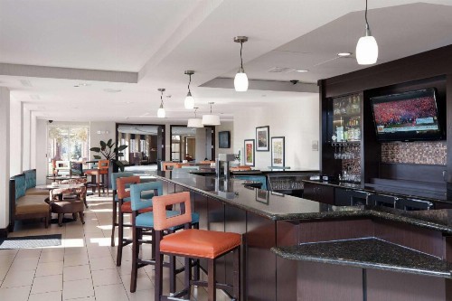 Hilton Garden Inn Fargo - image 12