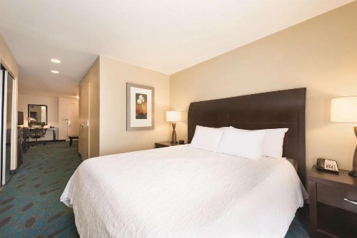 Hilton Garden Inn Fargo - image 15