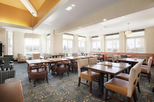 Hilton Garden Inn Fargo - image 25