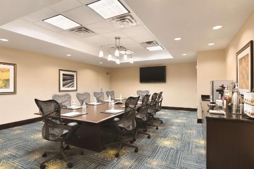 Hilton Garden Inn Fargo - image 40