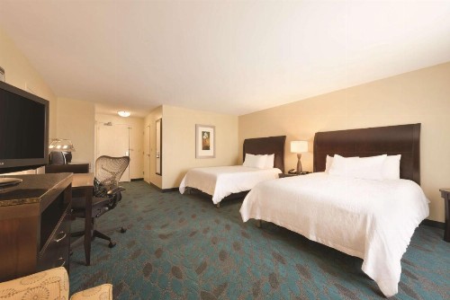 Hilton Garden Inn Fargo - image 41