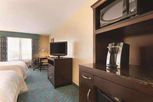 Hilton Garden Inn Fargo - image 43