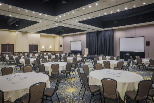 Hilton Garden Inn Fargo - image 46