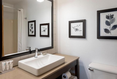 Country Inn & Suites by Radisson Fargo ND - image 49