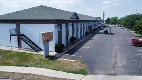 Grand Inn Fargo - image 1