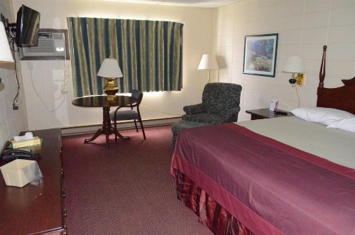 Grand Inn Fargo - image 11