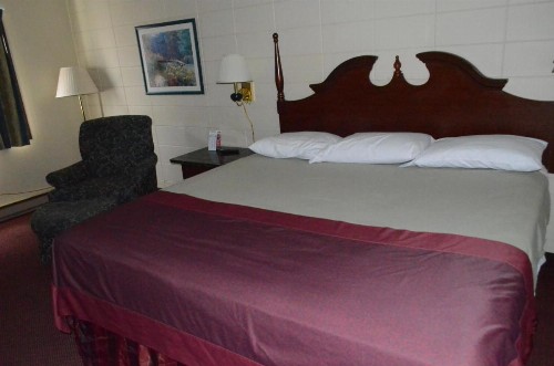 Grand Inn Fargo - image 12