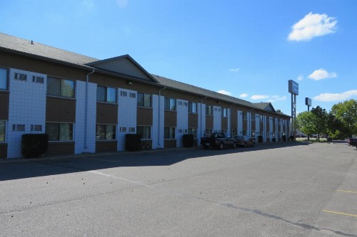 Grand Inn Fargo - image 2