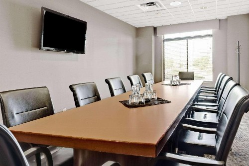 Wingate by Wyndham Fargo - image 18