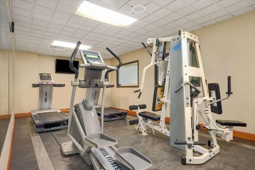 Wingate by Wyndham Fargo - image 19