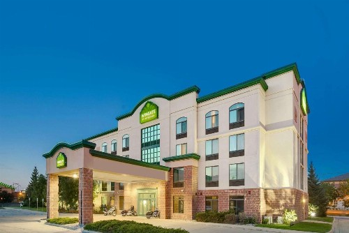 Wingate by Wyndham Fargo - image 20