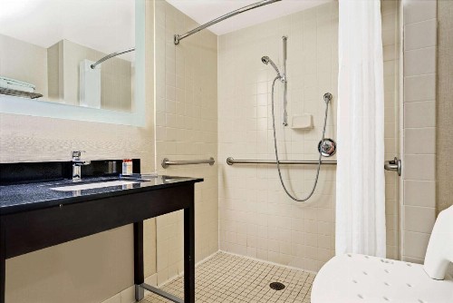 Wingate by Wyndham Fargo - image 27