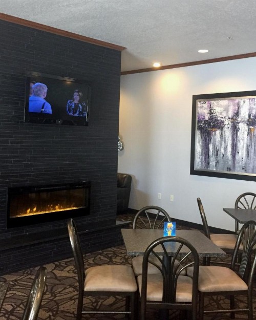 Expressway Suites Fargo - image 13