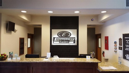 Expressway Suites Fargo - image 6