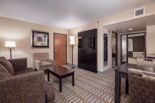 Delta Hotels by Marriott Fargo - image 10