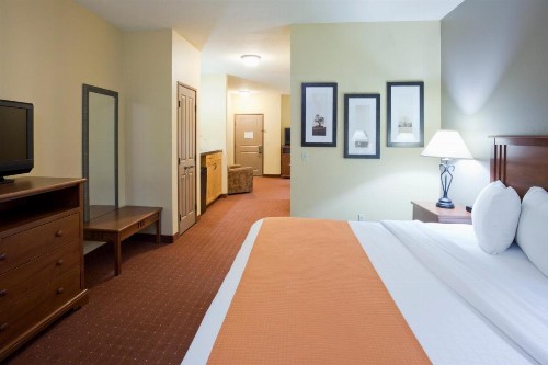 AmericInn by Wyndham Fargo Medical Center - image 46