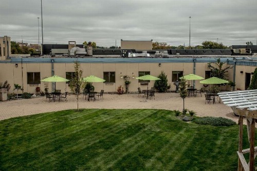 Baymont by Wyndham Fargo - image 3