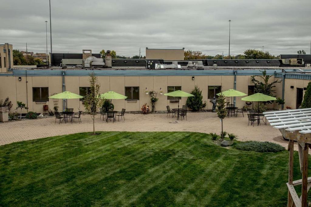 Baymont by Wyndham Fargo - image 3