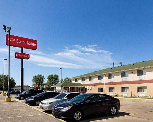 Econo Lodge West I-29 West Acres Mall - image 19