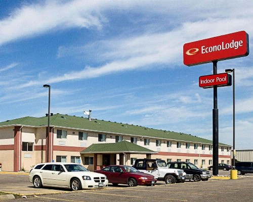Econo Lodge West I-29 West Acres Mall - image 20