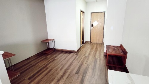 Econo Lodge West I-29 West Acres Mall - image 31