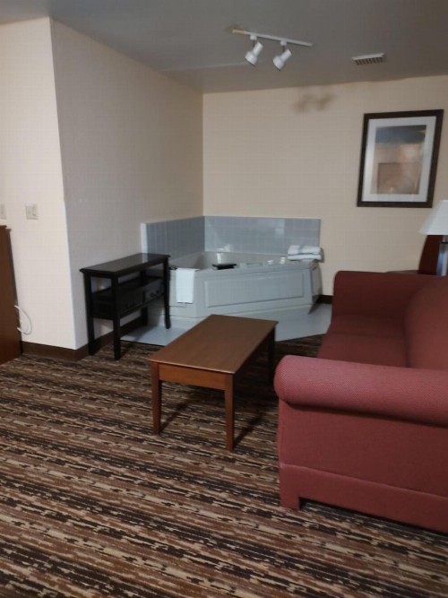 Days Inn & Suites by Wyndham Fargo 19th Ave/Airport Dome - image 25