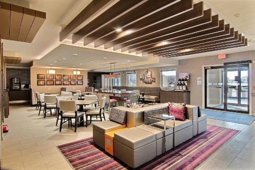Holiday Inn Express Fargo - West Acres an IHG Hotel - image 4