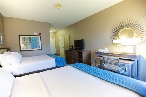Holiday Inn Express Fargo - West Acres an IHG Hotel - image 40