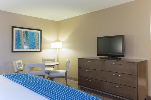 Holiday Inn Express Fargo - West Acres an IHG Hotel - image 41
