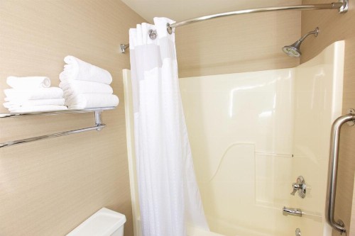 Holiday Inn Express Fargo - West Acres an IHG Hotel - image 43