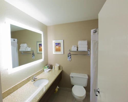 Holiday Inn Express Fargo - West Acres an IHG Hotel - image 46
