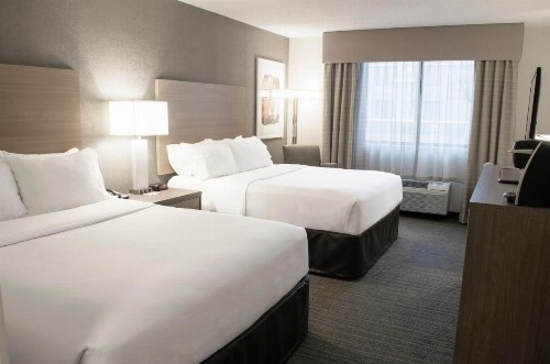 Holiday Inn Fargo an IHG Hotel - image 24