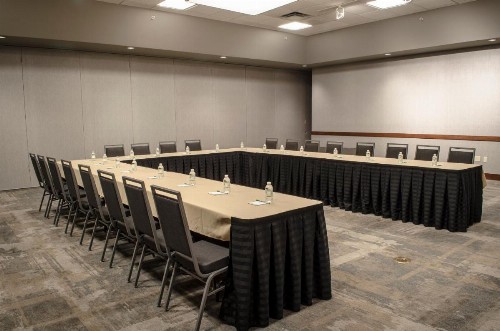 Holiday Inn Fargo an IHG Hotel - image 33